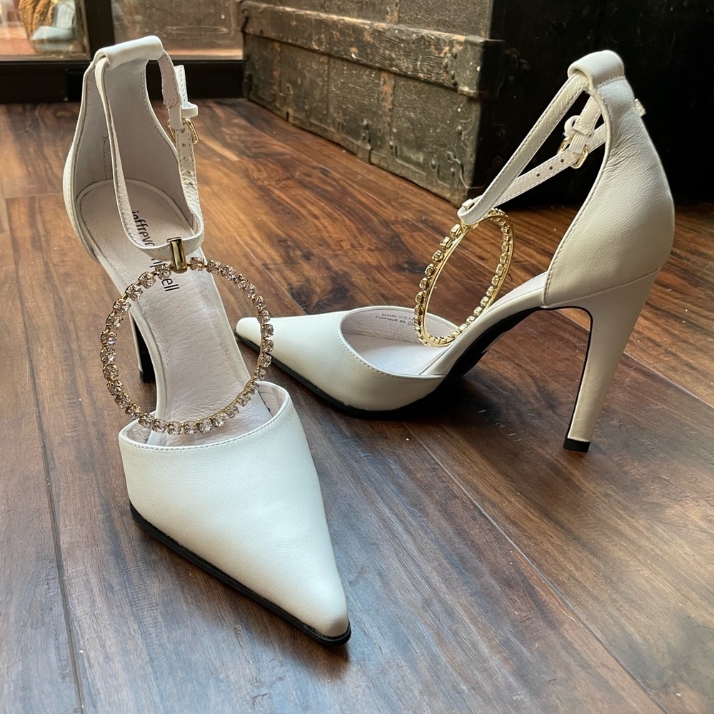New Jeffrey Campbell “Encircle” Ivory Gold With Rhinestones Size 8m
